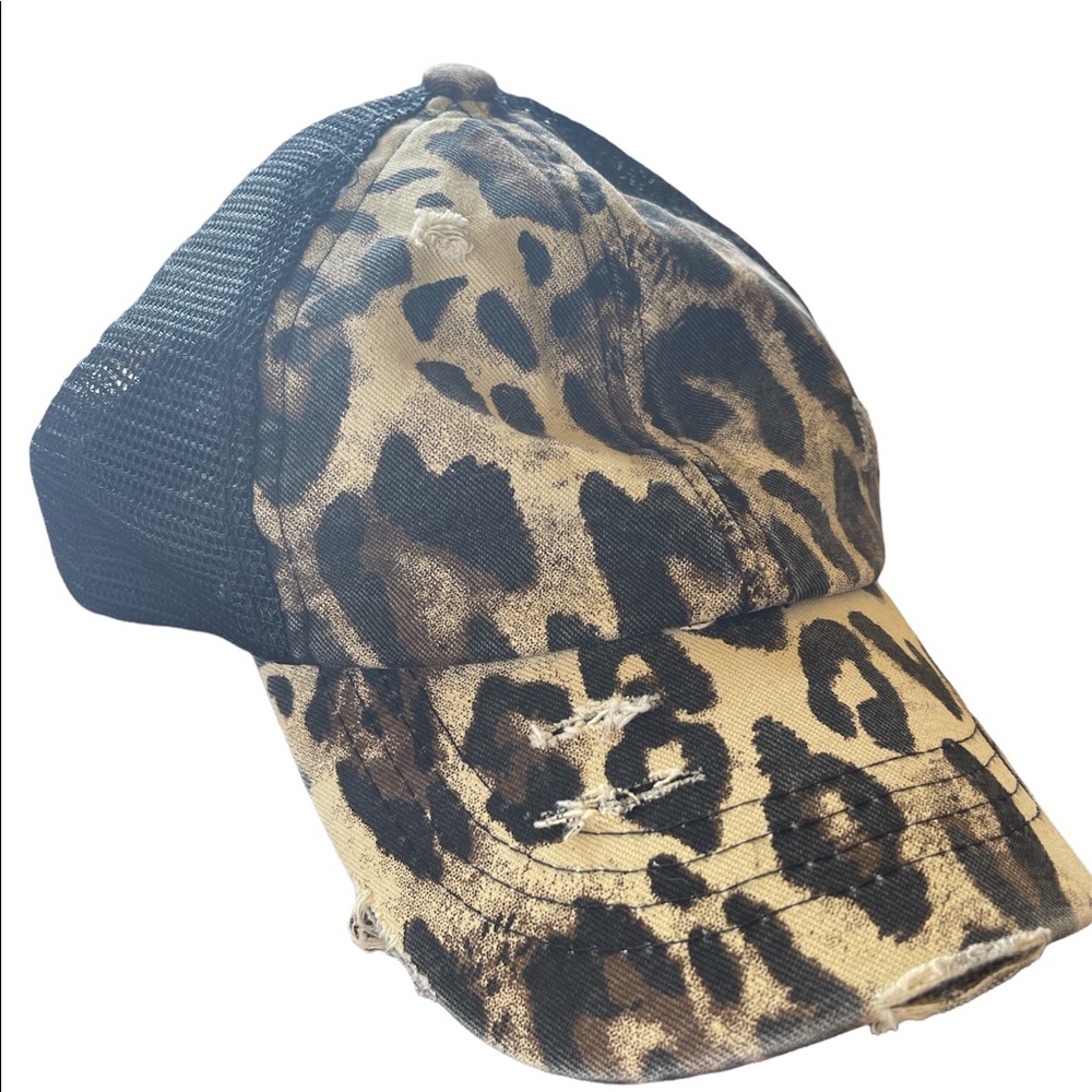C.C Pony tail hat leopard